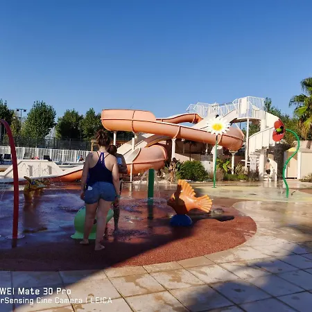 Les Sables Du Midi Campsite *