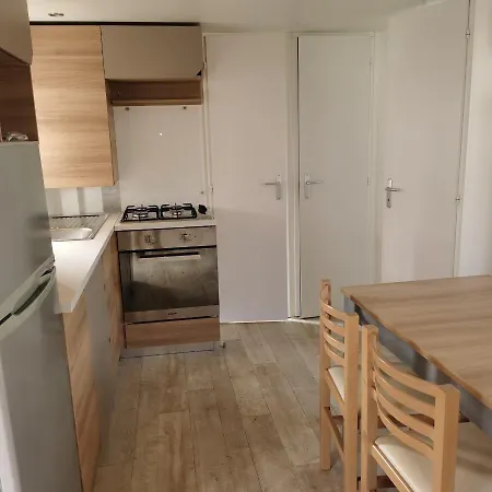 Les Sables Du Midi Campsite