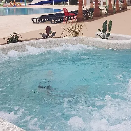 Les Sables Du Midi Campsite